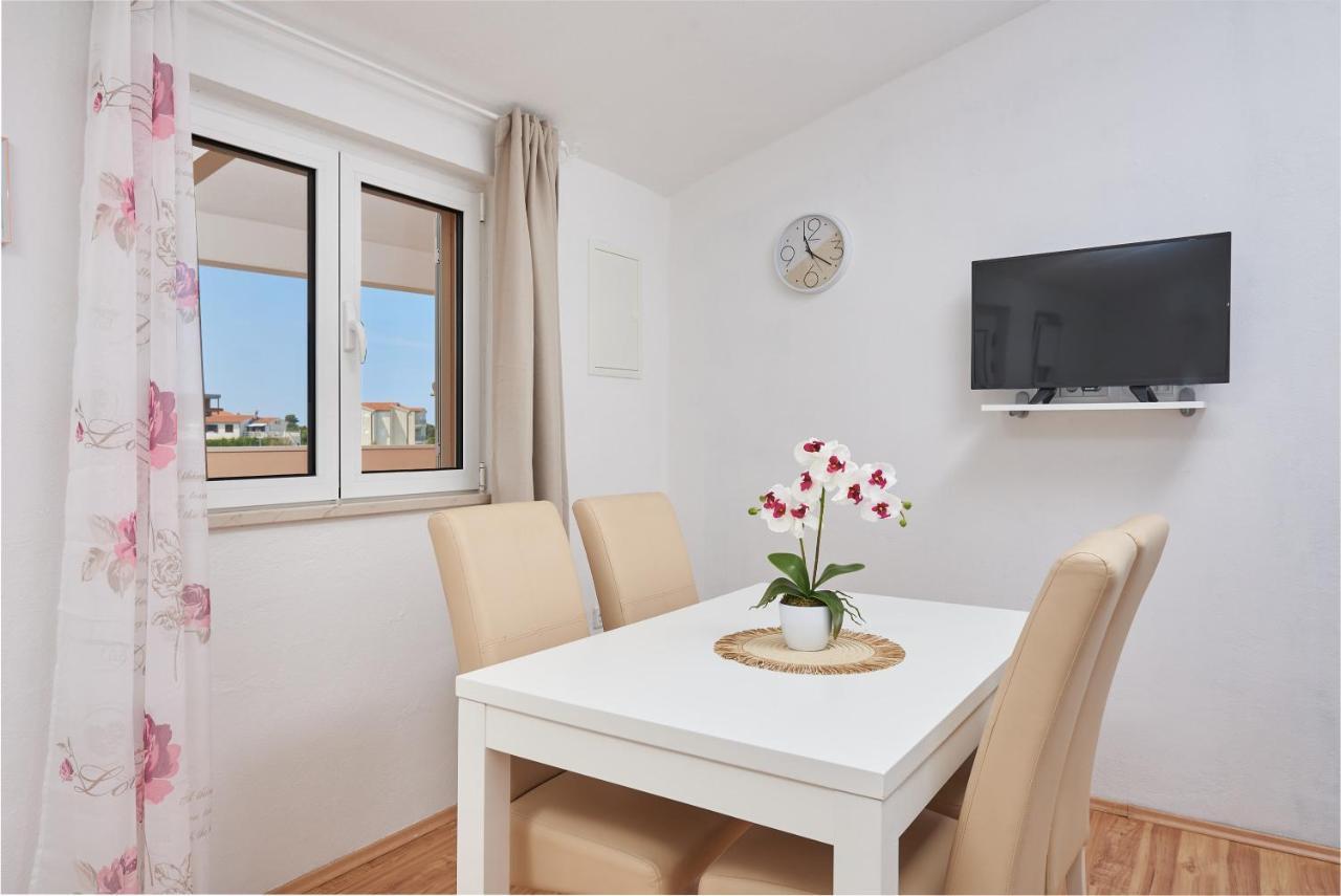 Apartments Lumi Rogoznica  Extérieur photo