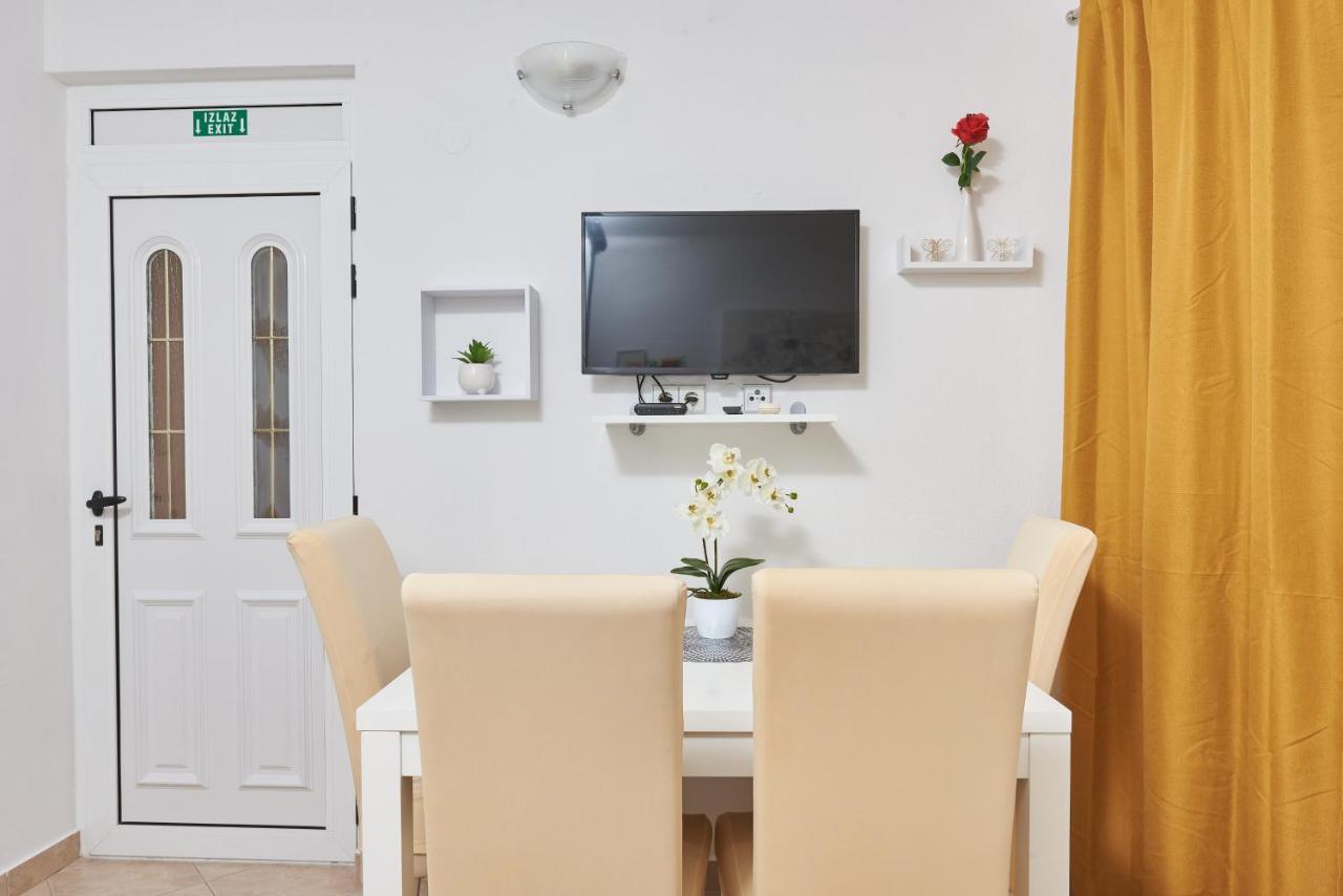 Apartments Lumi Rogoznica  Extérieur photo