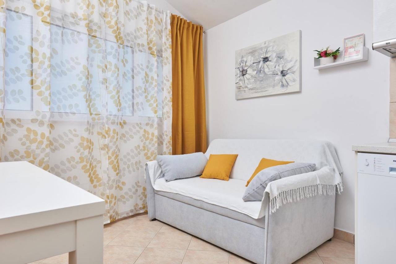 Apartments Lumi Rogoznica  Extérieur photo